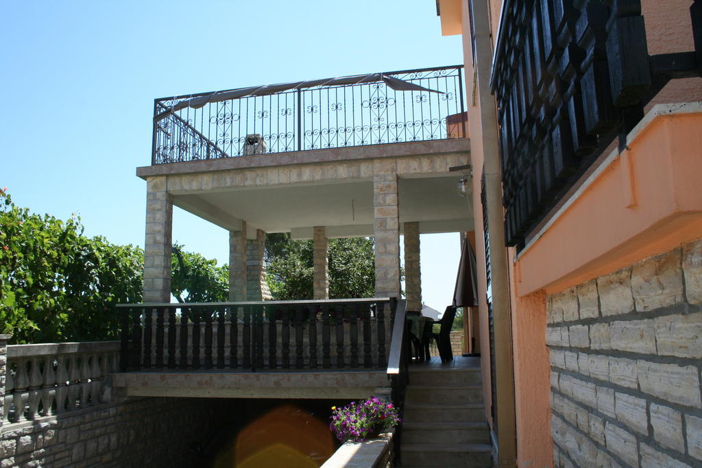 Apartments Santa Barbara Biograd Na Moru Extérieur photo