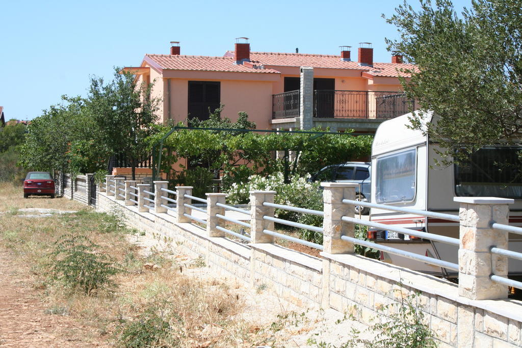 Apartments Santa Barbara Biograd Na Moru Extérieur photo