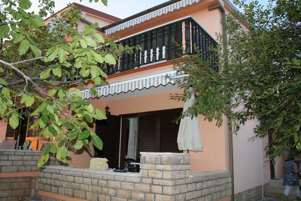 Apartments Santa Barbara Biograd Na Moru Extérieur photo