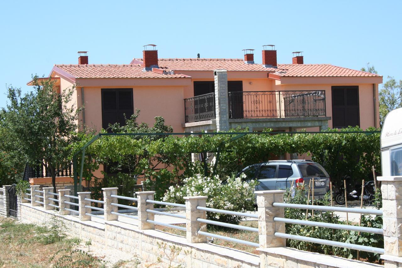 Apartments Santa Barbara Biograd Na Moru Extérieur photo